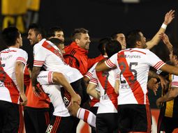escucha el emotivo relato de costa febre por el pase de river a la final de la copa escucha el emotivo relato de costa febre por el pase de river a la final de la copa