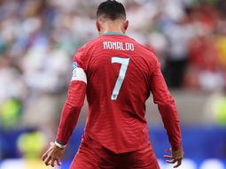 El gol de ingeniería de Portugal: tiro libre de Nuno Mendes con complicidad de Cristiano Ronaldo El gol de ingeniería de Portugal: tiro libre de Nuno Mendes con complicidad de Cristiano Ronaldo