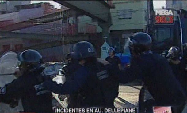 Incidentes durante protesta de vecinos en la autopista Dellepiane