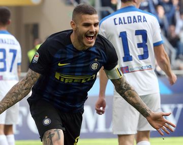 El delantero brilló y su mujer no se calló