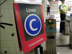 Viernes complicado para viajar: no funciona la línea C de subte