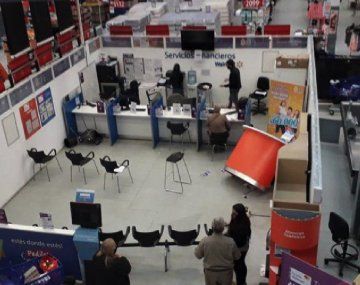 Relatos salvajes en Neuquén: un hombre destrozó un supermercado y fue aplaudido