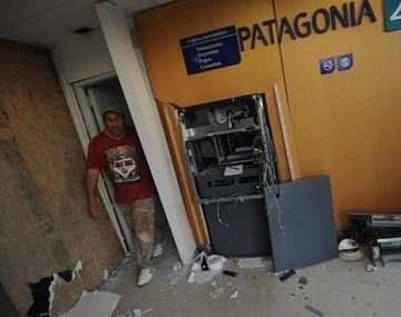 La Plata: delincuentes intentaron robar un cajero haciéndolo explotar con gas. Foto gentileza El Día