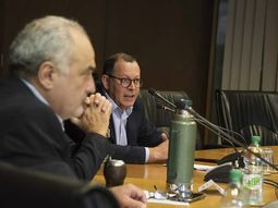 Álvaro Perrone aseguró que gran parte de los uruguayos están bebiendo sal con agua. Álvaro Perrone aseguró que gran parte de los uruguayos están bebiendo sal con agua.