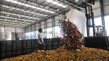 recoleccion de tapitas solidarias para el garrahan triplico el record recoleccion de tapitas solidarias para el garrahan triplico el record