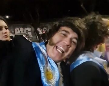 Los imitadores de Milei que se hicieron virales tras actuar en calle Florida