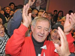 el intendente de cruz del eje, acusado de corrupcion, se encuentra profugo el intendente de cruz del eje, acusado de corrupcion, se encuentra profugo