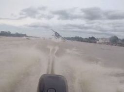 una avioneta rozo la cabeza de pescadores una avioneta rozo la cabeza de pescadores