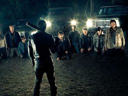 Escena de The Walking Dead en el estreno de su séptima temporada Escena de The Walking Dead en el estreno de su séptima temporada