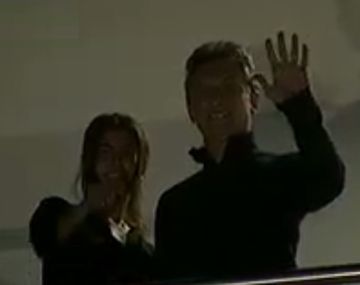 Macri saludó desde el balcón de su casa