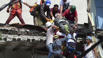 ascienden a 139 los muertos por el fuerte terremoto en mexico ascienden a 139 los muertos por el fuerte terremoto en mexico