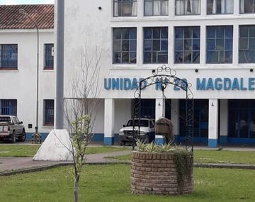 El preso de 40 años está internado en terapia intensiva