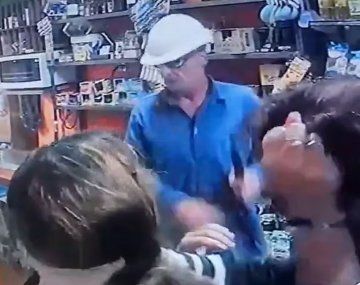 Quisieron entrar a robar un almacén y los dueños los sacaron de los pelos