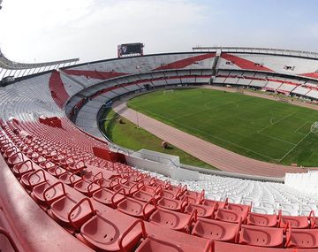 Un potrero: así está el castigado campo de juego del Monumental
