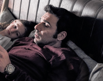 Adicto al trabajo y sin tiempo para nadie hasta que un beso le cambió la vida