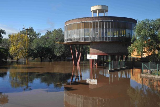 Alarma en Luján por una fuerte crecida del río