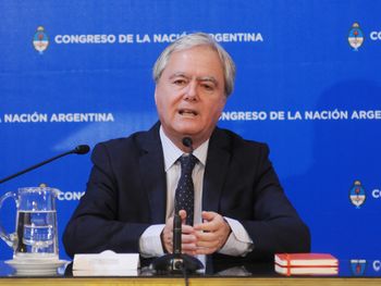 Piden investigar a Federico Pinedo por negociaciones incompatibles con la función pública