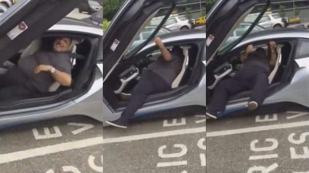Quiso lucirse, pero a este conductor se le complicó salir de su BMW