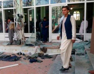 Así quedó la mezquita que este viernes sufrió un atentado en Afganistán