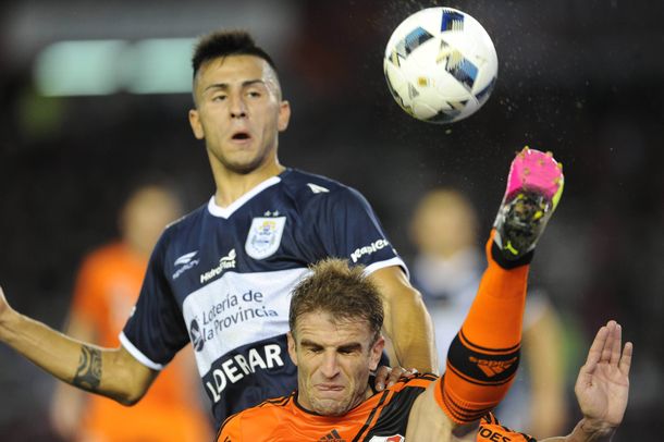 River superó a Gimnasia en la despedida de Barovero y Vangioni