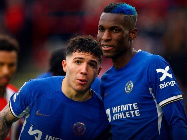 El compañero africano que salió a bancar a Enzo Fernández en medio de la polémica