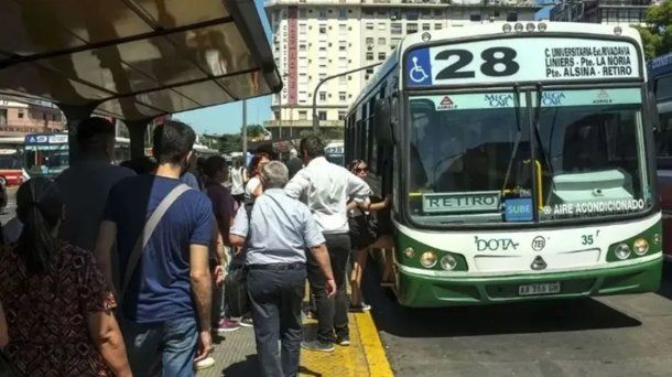 Paro de colectivos: qué líneas no adhieren a la medida de fuerza y funcionan con normalidad
