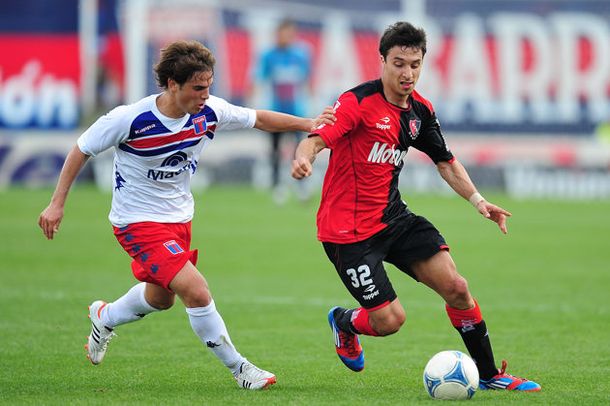Newells fue demasiado para Tigre y se metió en la pelea