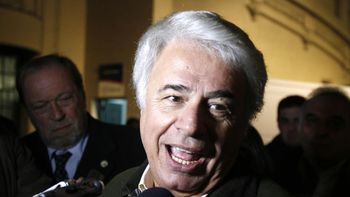 denuncian a de la sota por contratar un avion privado denuncian a de la sota por contratar un avion privado