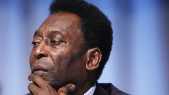 no se pudo contener: pele revelo la sorpresa de la entrega del balon de oro no se pudo contener: pele revelo la sorpresa de la entrega del balon de oro