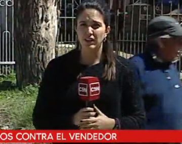Así echaron a los periodistas que cubrían el crimen de un joven en Villa Centenario