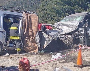 Trágico choque frontal en Bariloche deja al menos tres muertos