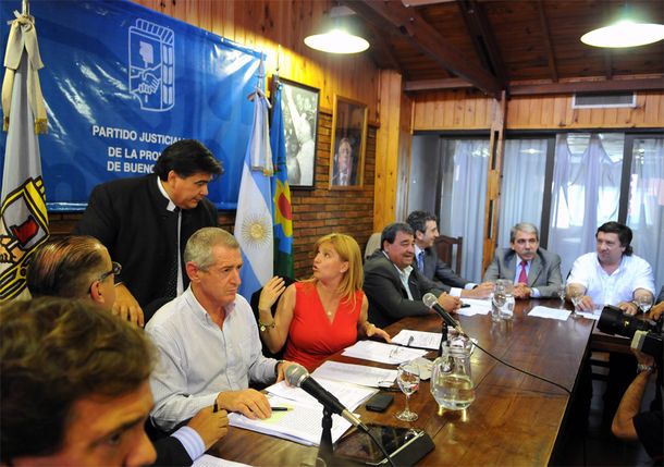 El PJ bonaerense aceptó la renuncia de Hugo Moyano