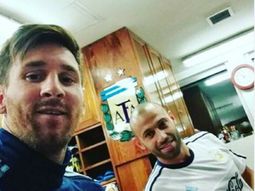 ahora si: messi llego al pais y ya se sumo a la seleccion en ezeiza ahora si: messi llego al pais y ya se sumo a la seleccion en ezeiza