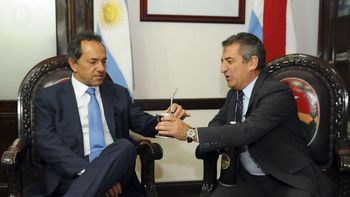 scioli confirmo que de llegar a la rosada urribarri sera su ministro del interior scioli confirmo que de llegar a la rosada urribarri sera su ministro del interior