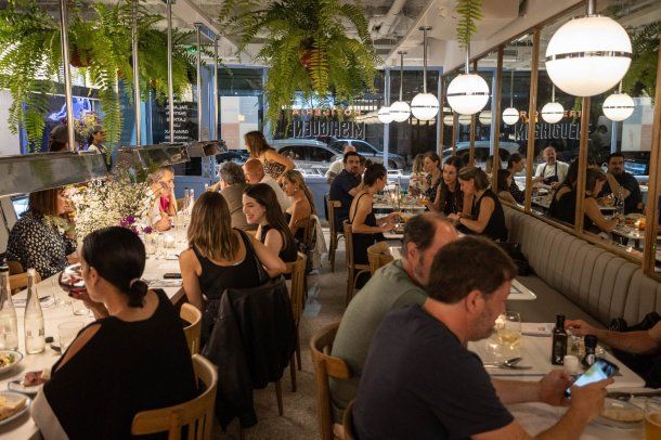 Dónde se encuentra el lugar que celebra la cocina judía de inmigrantes con platos disponibles para take away