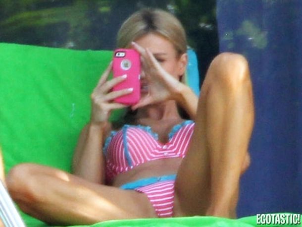 Joanna Krupa, una joven diosa en color rosa
