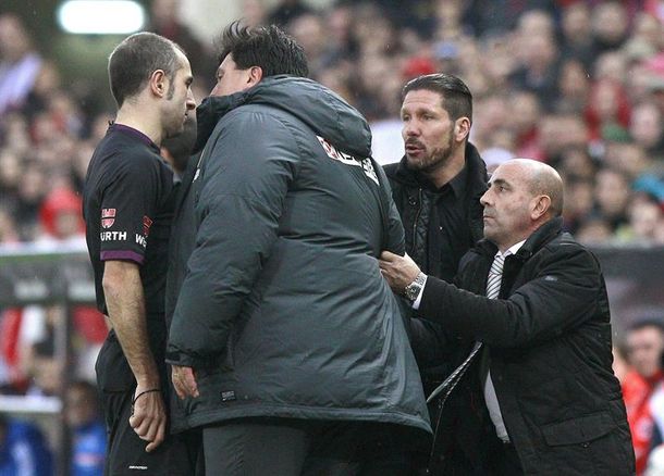 Tres fechas de suspensión para el Mono Burgos tras su enloquecida protesta