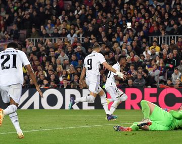 Real Madrid goleó 4-0 a Barcelona y se metió en la final