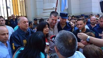 El papá de Micaela Gracía, en el velorio El papá de Micaela Gracía, en el velorio