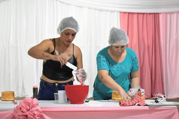 Polémica jornada por el Día de la Mujer en Colonia Aurora. Foto gentileza Misiones Online. Polémica jornada por el Día de la Mujer en Colonia Aurora. Foto gentileza Misiones Online.