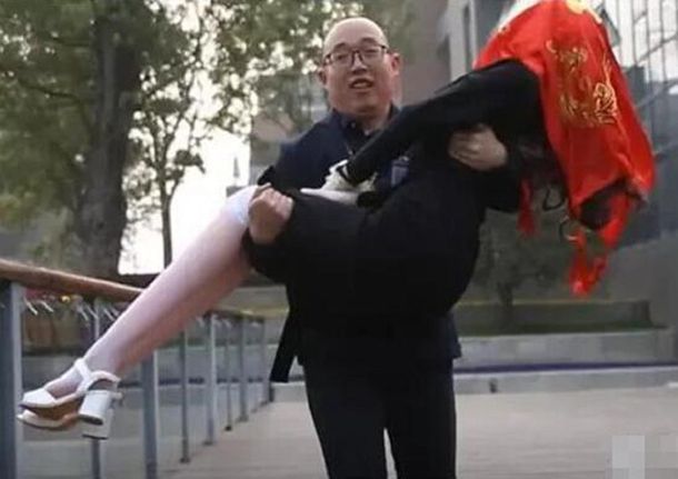 Un ingeniero chino se casó con una mujer-robot construida por él mismo