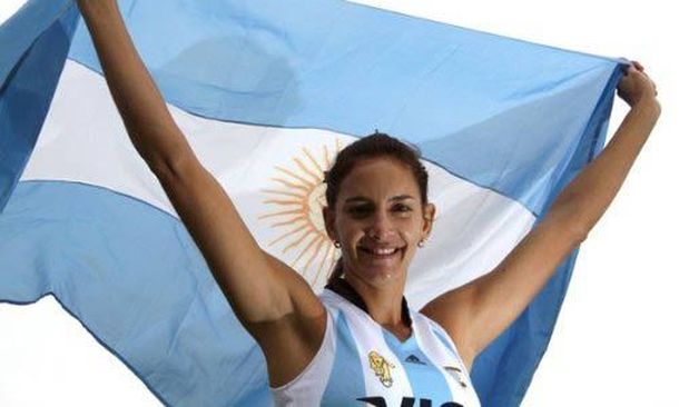 Luciana Aymar bandera argentina