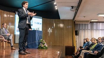 Diego Labat pressntó esta mañana el plan de acción desde el Banco Central del Uruguay. Diego Labat pressntó esta mañana el plan de acción desde el Banco Central del Uruguay.