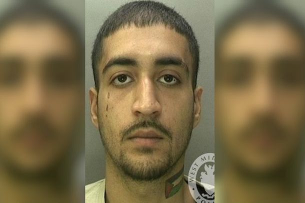 Entró a robar a una funeraria y tuvo sexo con un cadáver