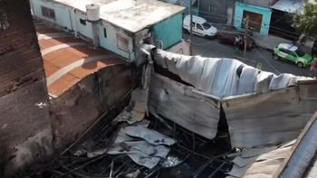 video: feroz incendio destruyo por completo una fabrica en san fernando video: feroz incendio destruyo por completo una fabrica en san fernando