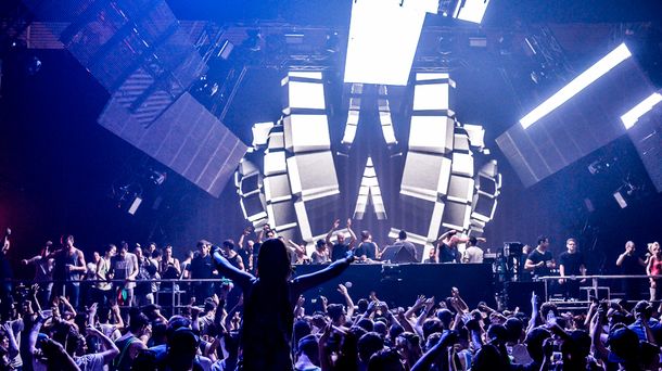 Procesaron a tres universitarios con miles de pastillas y entradas para la Time Warp