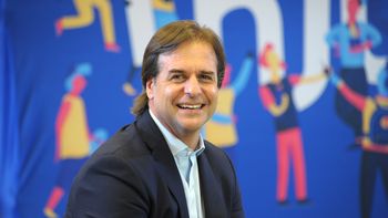 El partido inaugural del Mundial 2030 se jugará en Uruguay, confirmó el presidente Luis Lacalle Pou. El partido inaugural del Mundial 2030 se jugará en Uruguay, confirmó el presidente Luis Lacalle Pou.