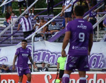 Aseguran que la mayoría del plantel de Villa Dálmine acusa a cuatro de sus jugadores de ir para atrás