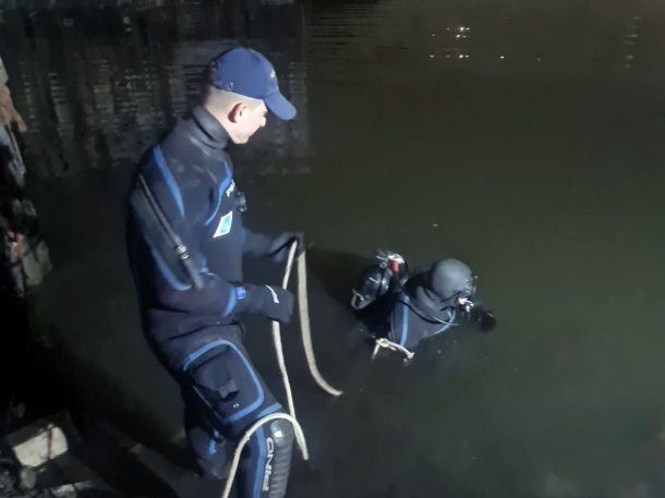 La Policía busca a un hombre en el Riachuelo