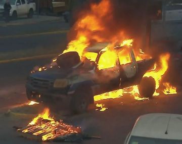 Villa Bosch: incendiaron un patrullero por el asesinato de un delivery
